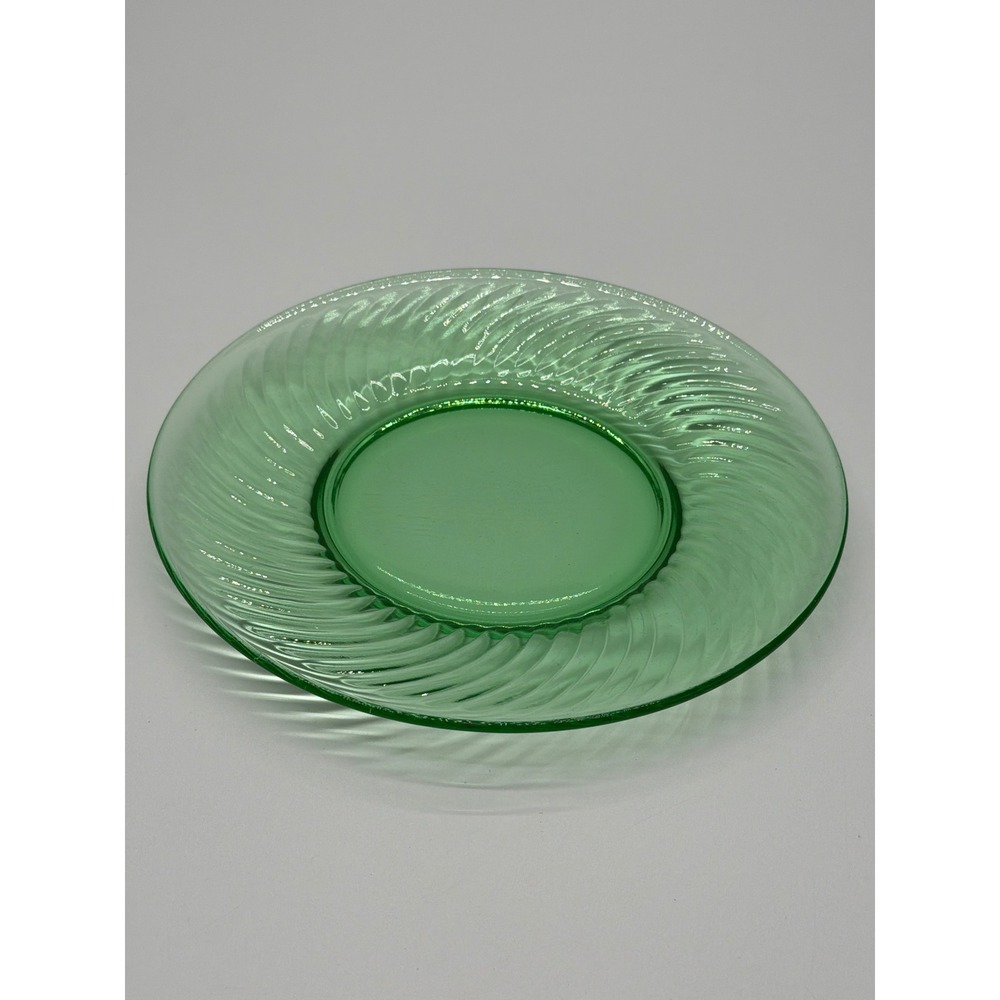 Vintage Green Depression Glass Swirl Spiral Pattern 8.25 Inch‎ Plate